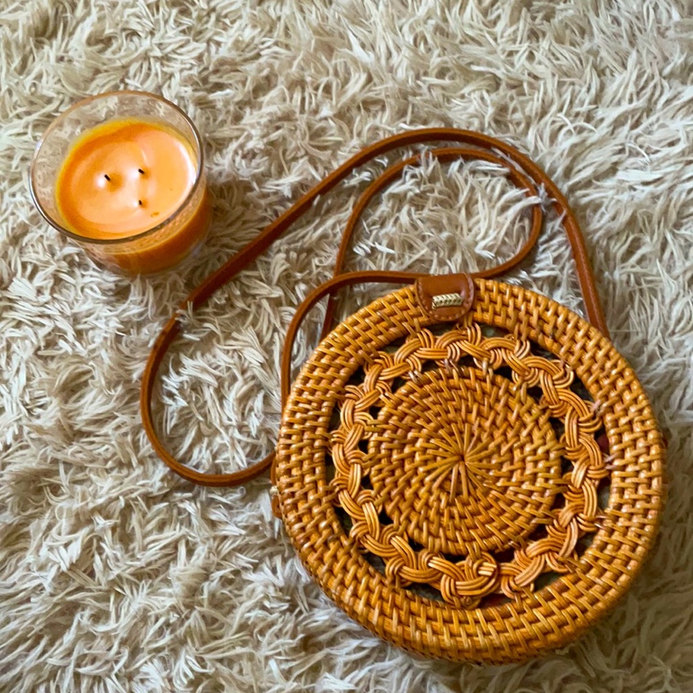 Round rattan shoulder bag ❤️